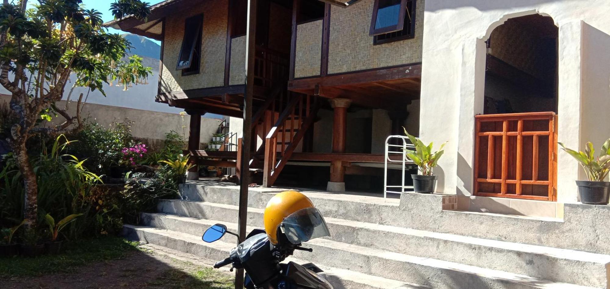 Radiya Guesthouse 塞姆博伦拉旺 客房 照片