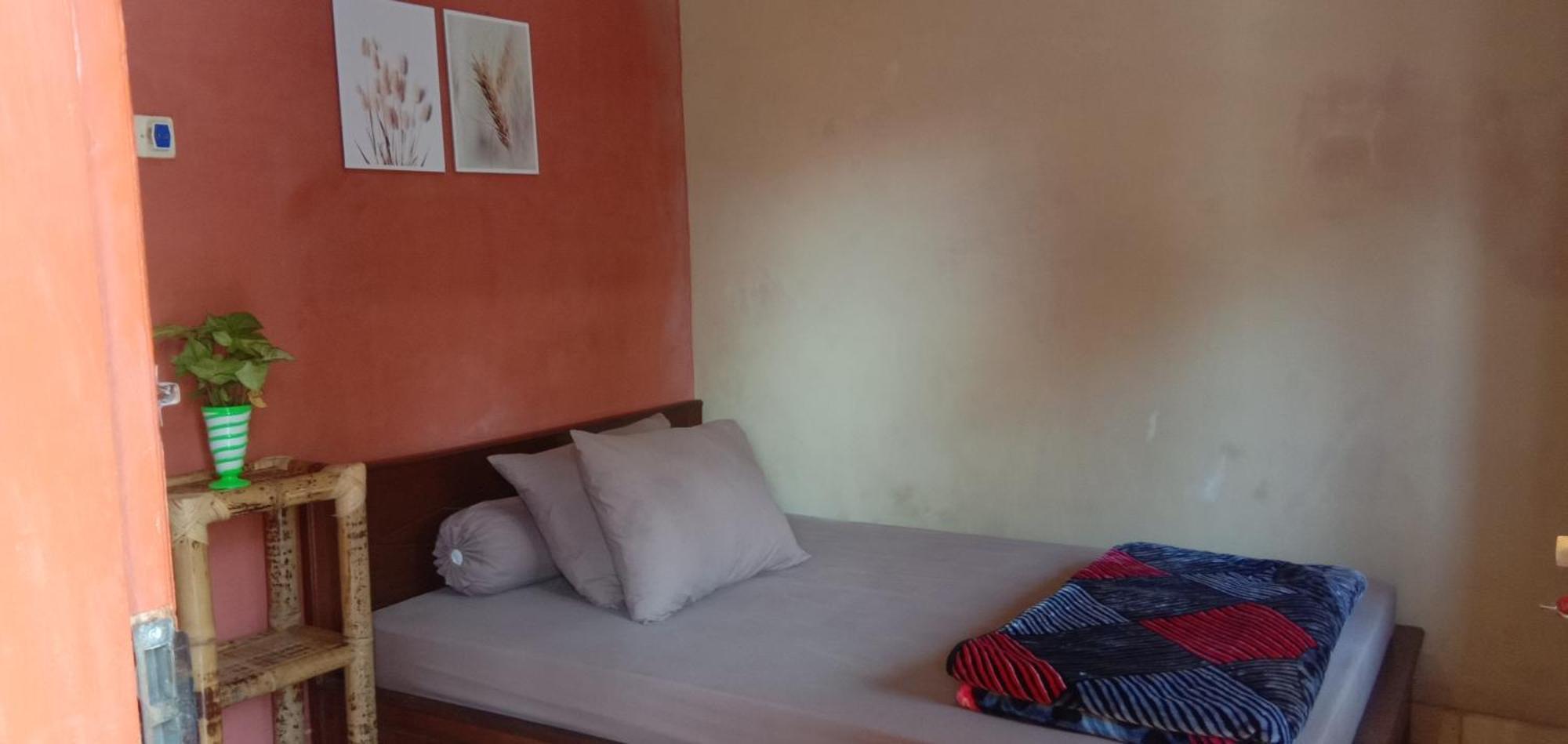 Radiya Guesthouse 塞姆博伦拉旺 客房 照片
