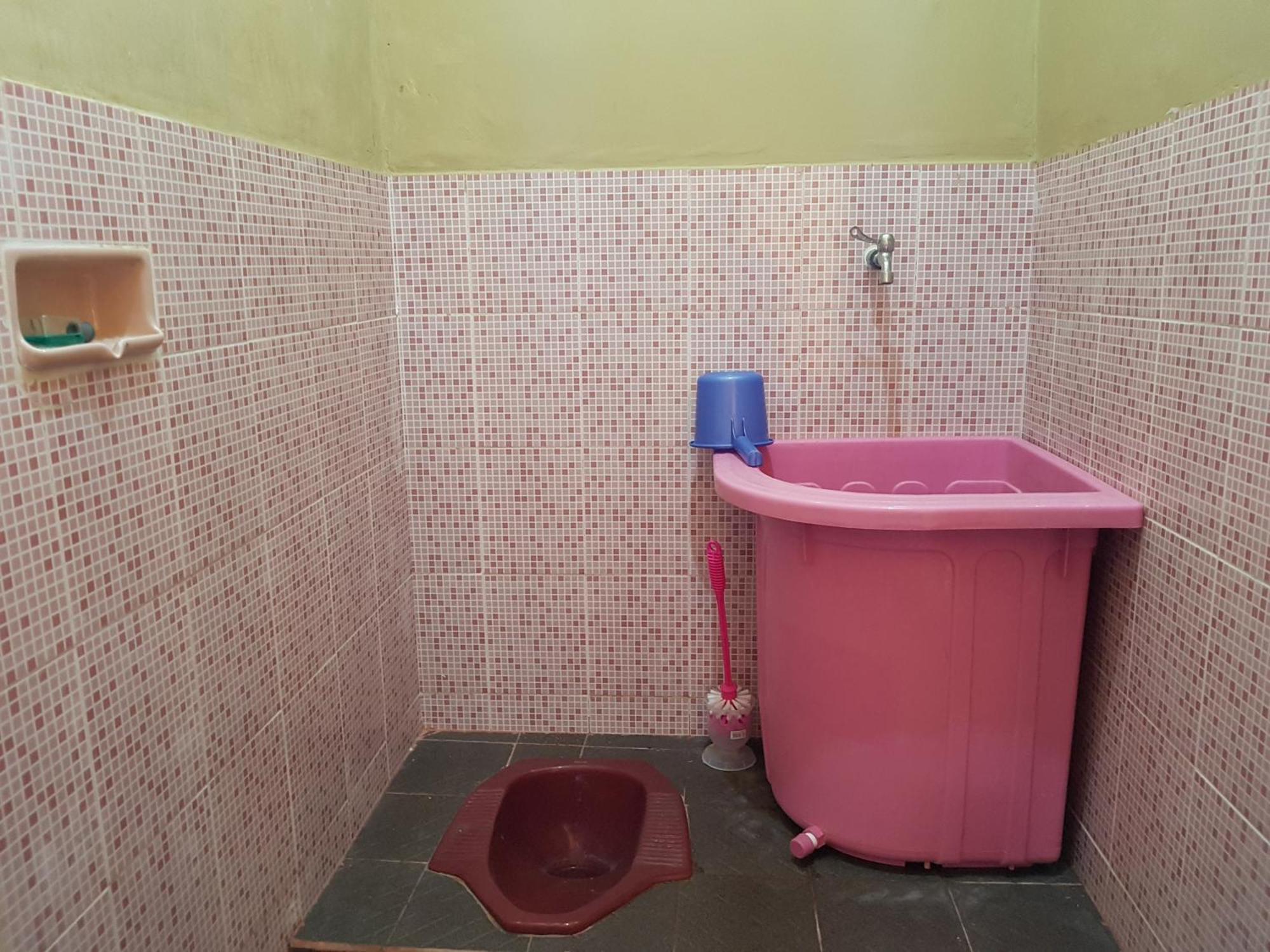 Radiya Guesthouse 塞姆博伦拉旺 客房 照片