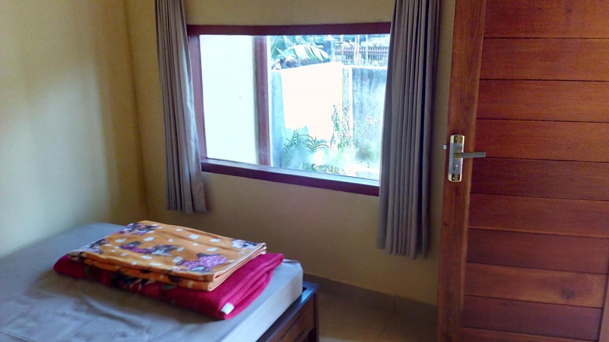 Radiya Guesthouse 塞姆博伦拉旺 客房 照片