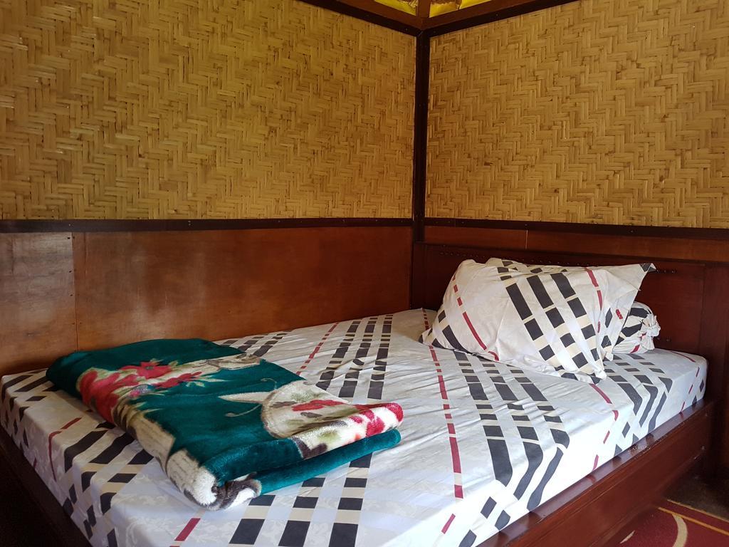 Radiya Guesthouse 塞姆博伦拉旺 客房 照片
